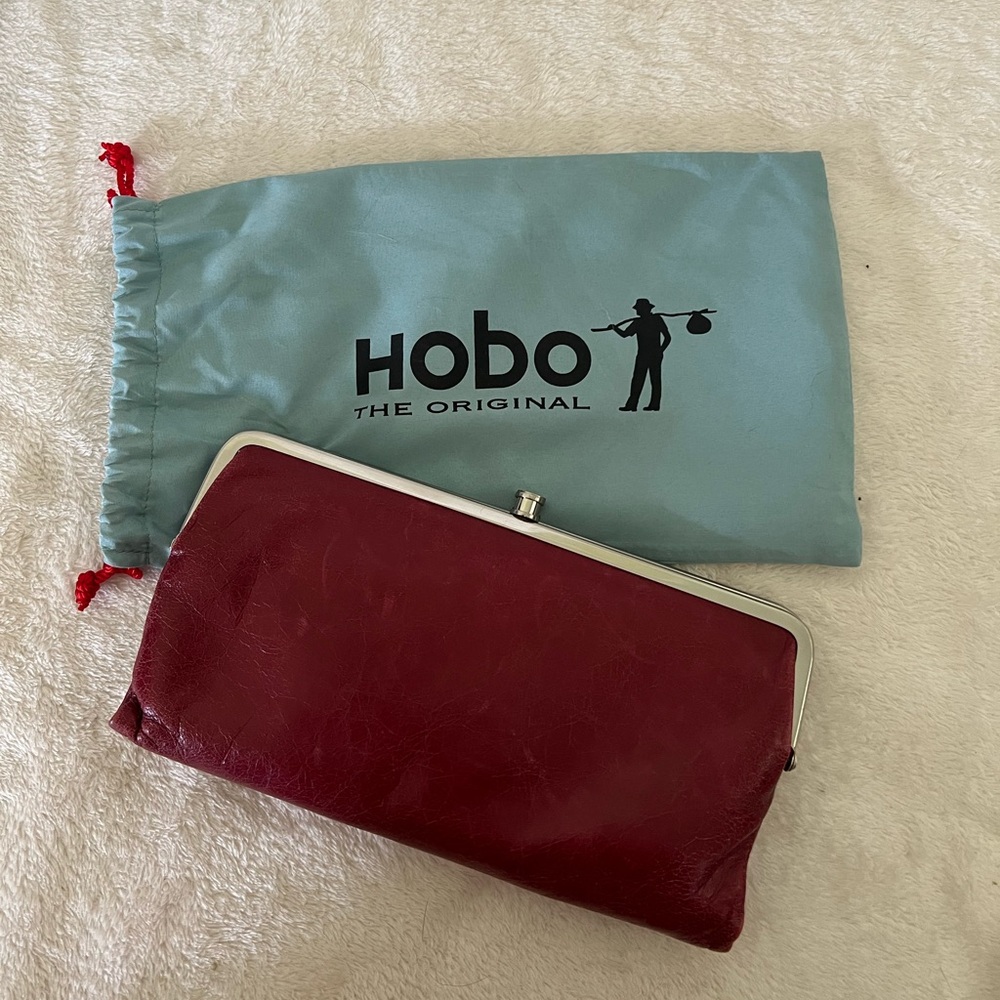 HOBO international Lauren Clutch